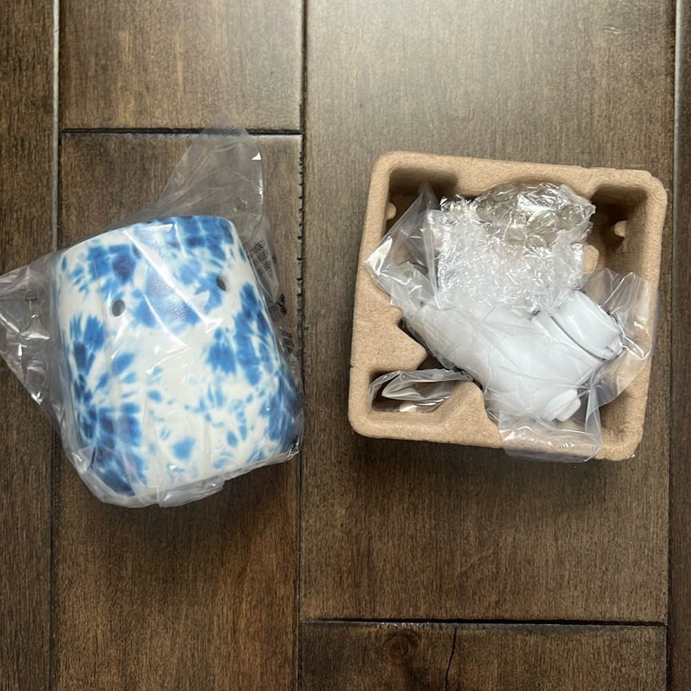 Scentsy Tie Dye Mini Warmer